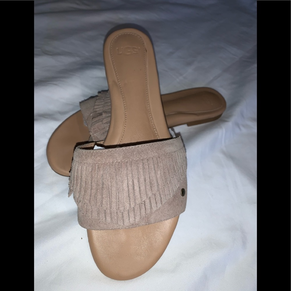 Ugg Fringe sandals women’s size 7.5 taupe